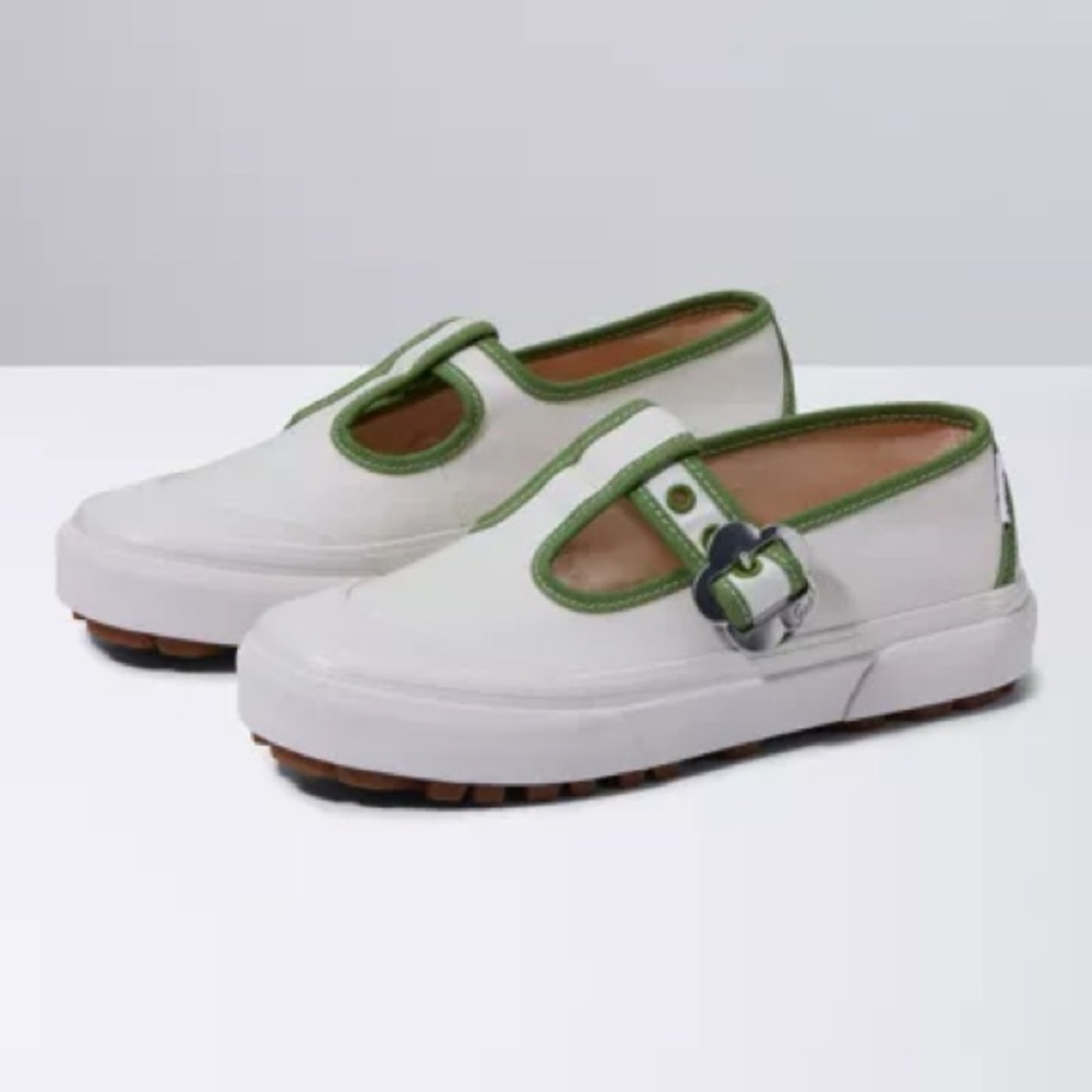 Vans X Lisa Says Gah Style 93 DX Maryjane show. Green and white.